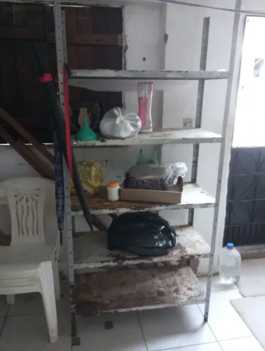 Pratileira de ferro 