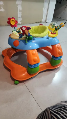 Andador com centro de atividades-safety 1st melody garden