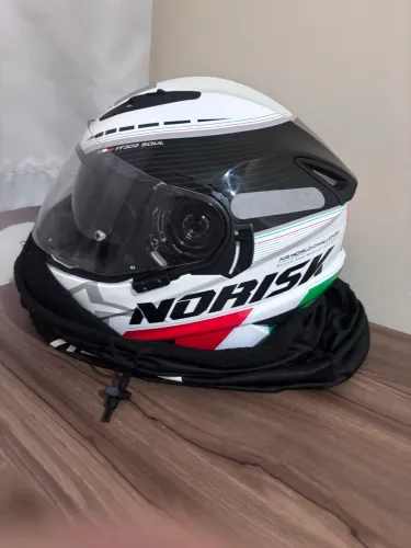 Capacete Norisk Itália