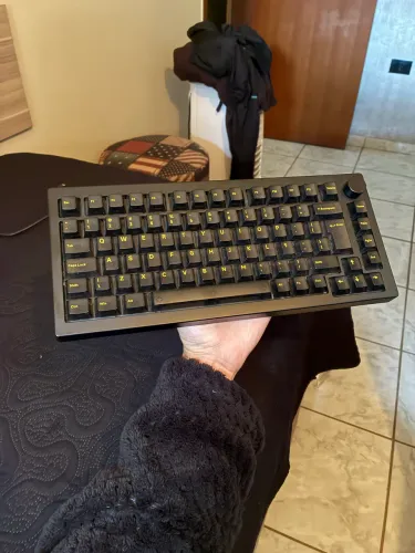 Teclado Mecânico Akko ABNT2 5075 Clear Black com Switch V3 Cream Black