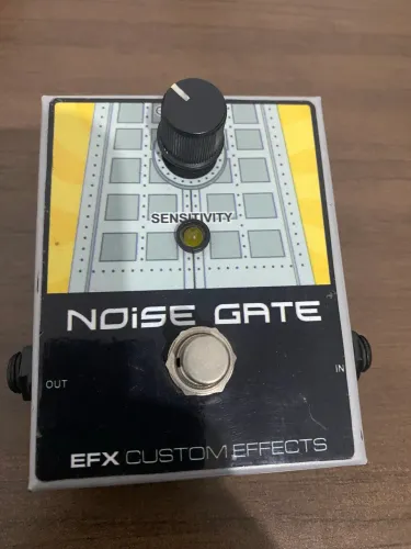 Pedal noise gate