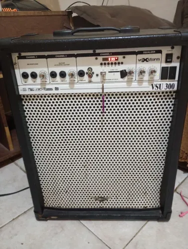 Caixa de som amplificada igrejas bluetooth ótimo estado com rádio Fm