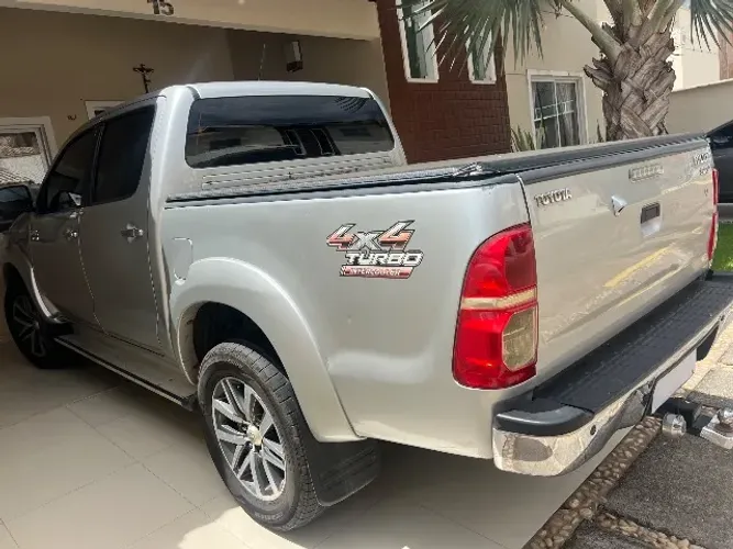 Toyota Hilux CD SRV D4-d 4X4 3.0 TDI Dies 2013