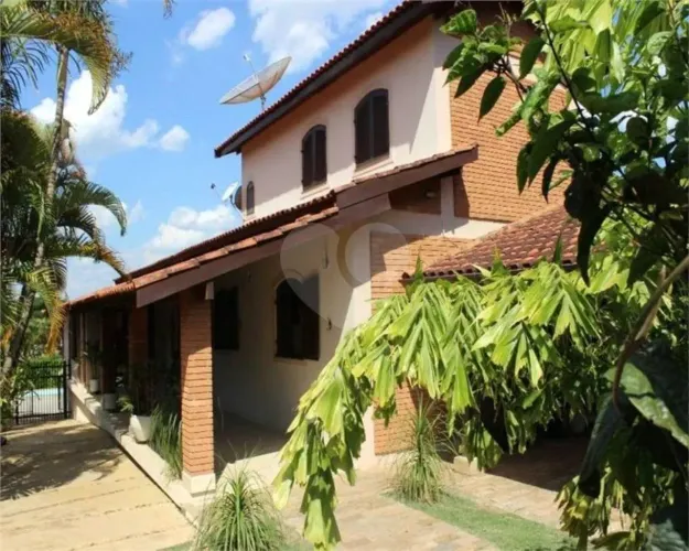 Casa à venda em condomínio fechado em Vinhedo, interior de São Paulo