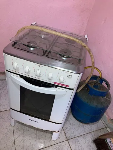 Fogão 4 bocas + 2 mangueiras + sofá pra reformar