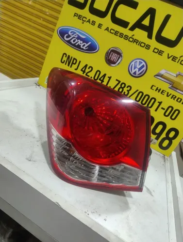 lanterna do cruze sedan  lado motorista 