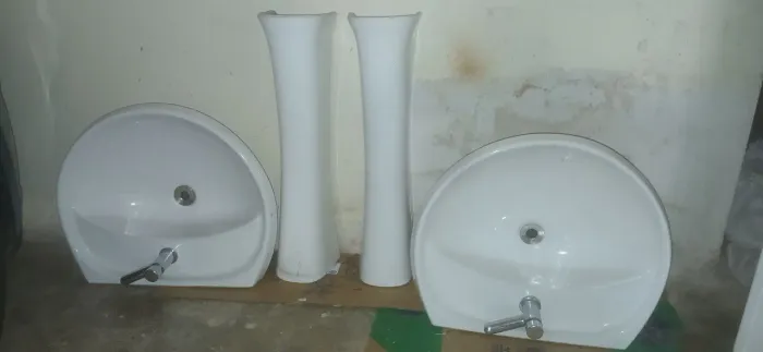 Duas Cubas para Banheiro em excelente Condições