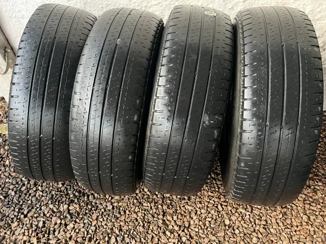 Pneus 225/75/16