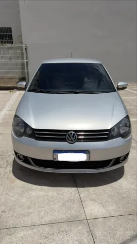 Volkswagen Polo Sedan 1.6 MI Total Flex 8V 4P 2014