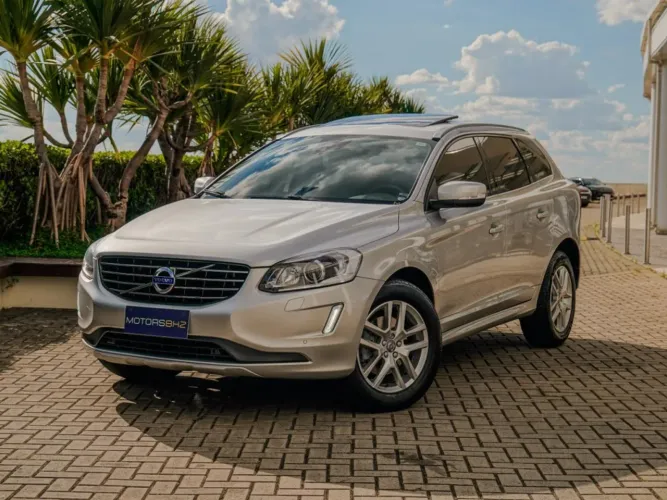 Volvo XC-60 XC 60 T-5 Dynamic 2.0 FWD Turbo Gasolina 4P AUT 2017