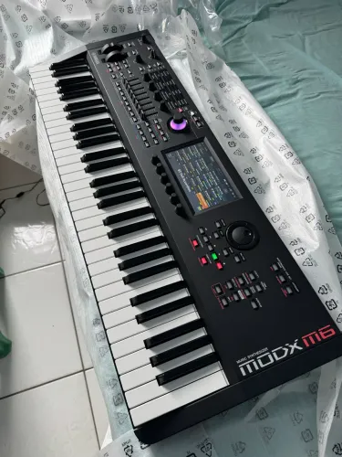 Teclado Yamaha MODX M6