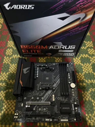 Placa Mãe B550 Aorus Elite AM4 DDR4