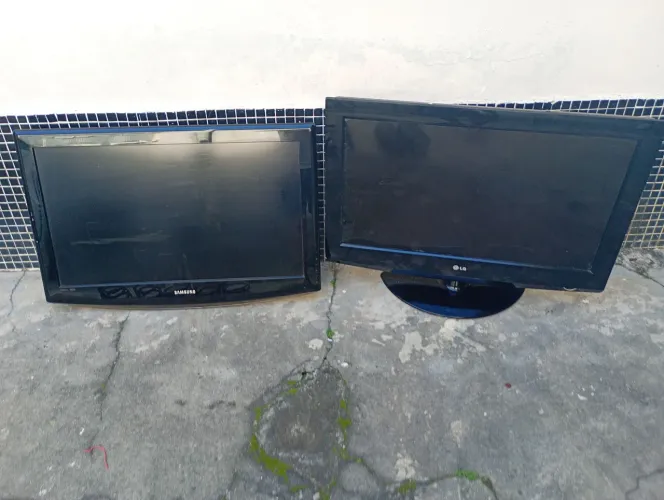 Vendo 2 tv para retirada de peças 