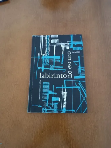 Livro Paradidático, Labirinto no escuro.Editora Maralto.