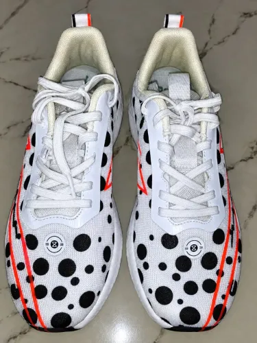 ? Tênis Masculino Branco com Preto e Vermelho - Estilo Exclusivo - Novo