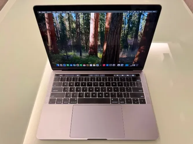 Notebook MacBook Pro 2019, 8GB RAM, SSD 512GB, com Touch Bar