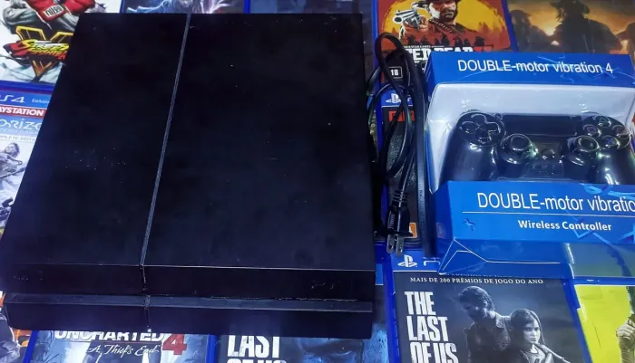 *Ps4 fat revisado + controle*<br> (1200$)