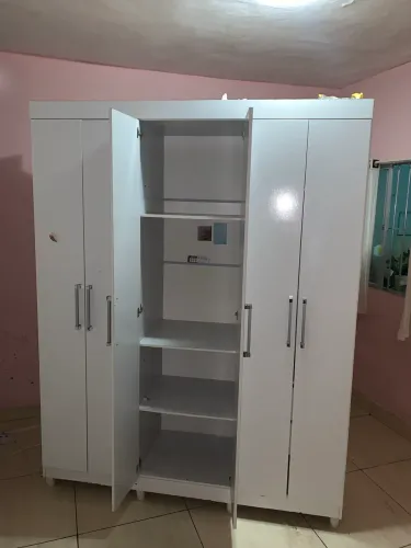 Guarda roupa conservado vendo HOJE