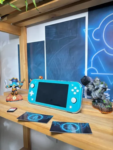 Nintendo Switch ( ACOMPANHA 1 JOGO)