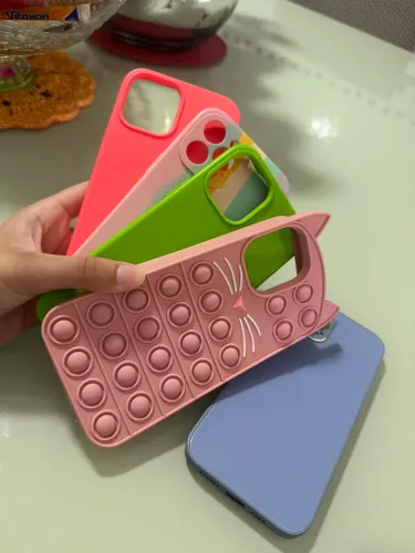 Capinhas seminovas de iPhone 12 Pro Max