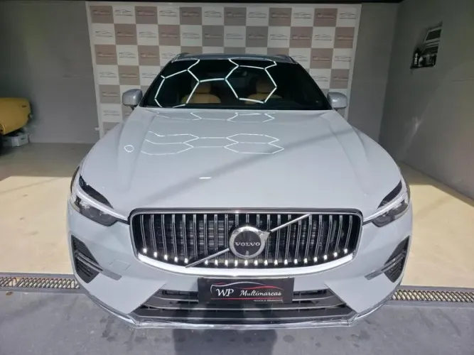 Volvo XC-60 T-8 Ultimate 2.0 AWD (híbrido) 2024