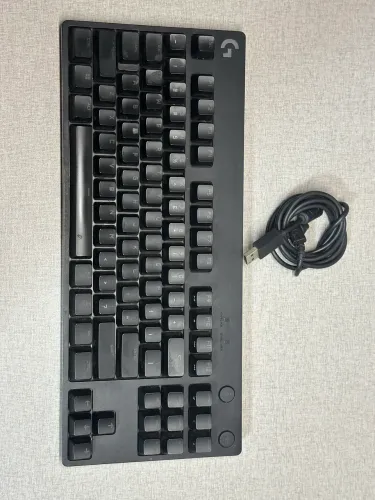Teclado Logitech G Pro