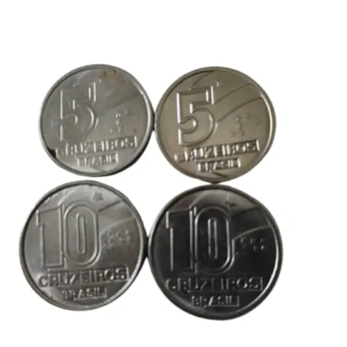 Lote com 48 Moedas antigas nacionais sem repetir data.
