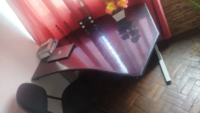 Cadeira/Mesa Oval com os pés de ferrou