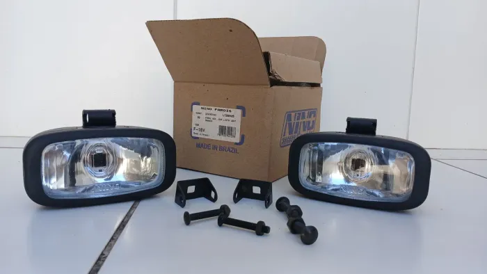 Farol Auxiliar Nino F-16V (Par) com Suportes - Universal