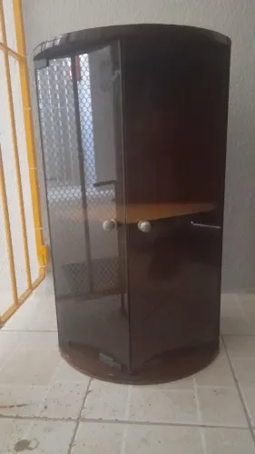 Armário Redondo para Bebidas e Porta CD