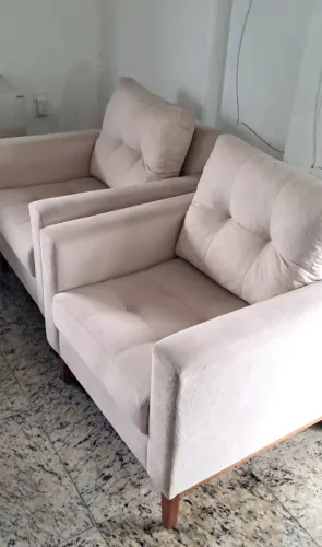 Lindas poltronas em tecido Bege