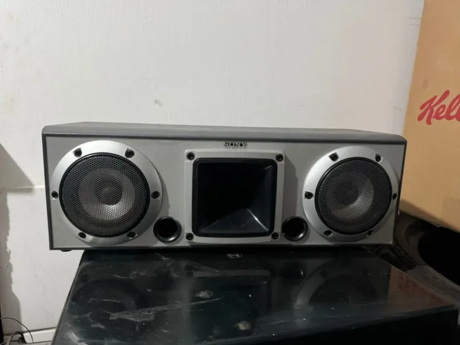 Caixa de som central Sony funcionando perfeitamente
