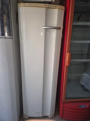 Freezer vertical FE 26