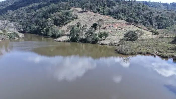 Terreno à Venda em Carmópolis de Minas/MG - 5 Hectares, Represa e Terraplanagem - R$ 300 M