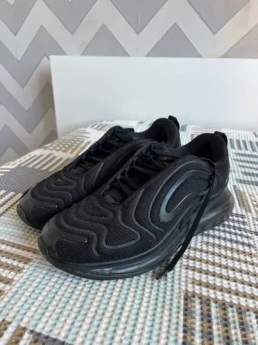 Nike Air Max 720 usado