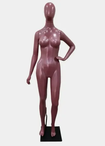 Manequim feminina pose magra rosê Gold acompanha a base