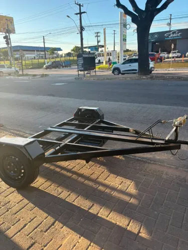 Reboque guincho asa delta para transportar carros e motos