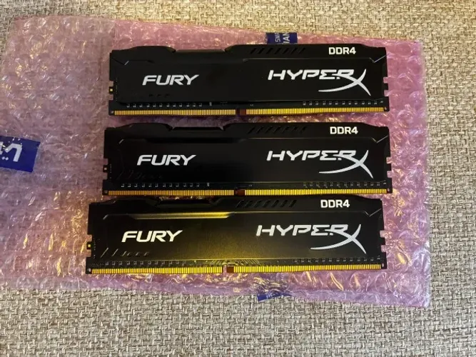 12GB de RAM - 3 pentes de Memória Kingston HyperX FURY 4GB DDR4 2400MHz CL15