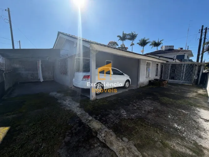 Casa no centro de Guaratuba a venda