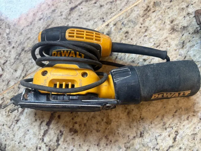 Lixadeira orbital Dewalt
