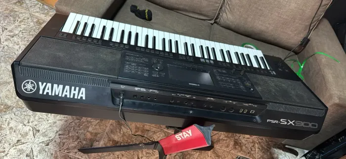 TECLADO YAMAHA SX900 