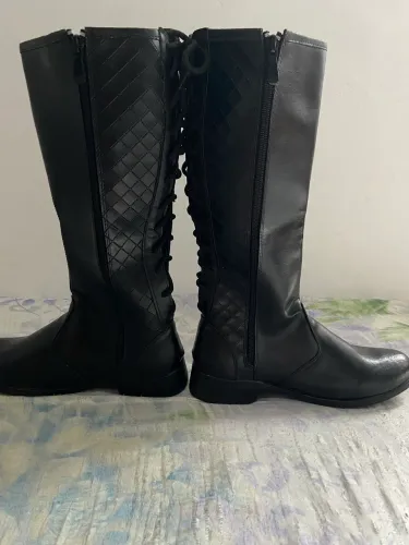 Vende-se bota cano longo