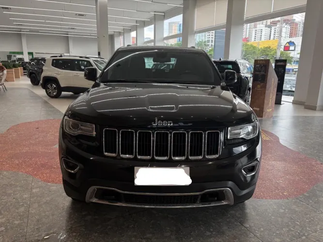 Jeep Grand Cherokee Limited 3.0 TB Dies. AUT 2015