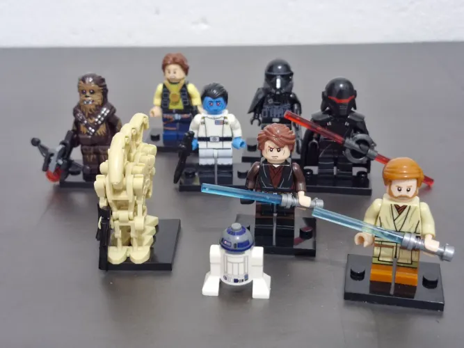 8 Minifiguras lego Star Wars + R2-D2 - Kit Colecionável