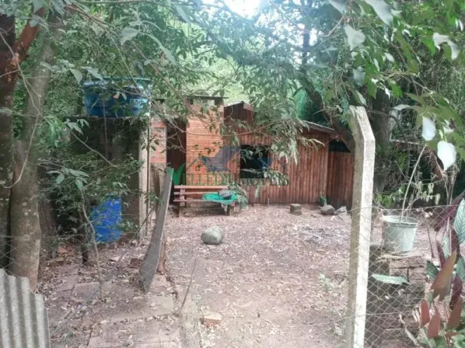 Velleda oferece fantástico sítio em Águas Claras, Viamão, muito bem arborizado, aceita tro