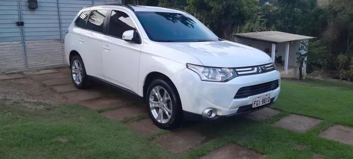 Mitsubishi Outlander 2.0 16V 160cv Aut. 2014