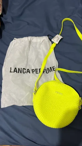 bolsa verde néon silicone lança perfume