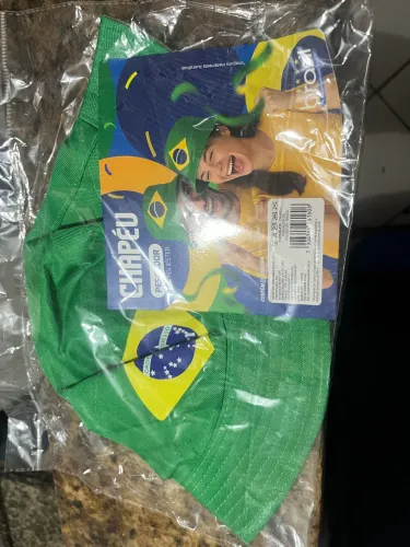 Chapéu e boné do brasil novos 