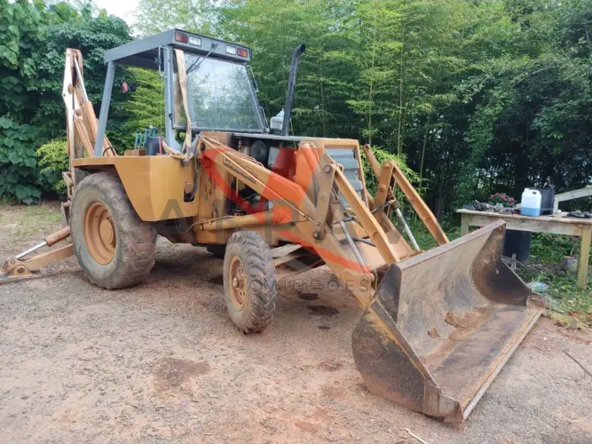 Retroescavadeira Case Super H 4x2 Ano 1996