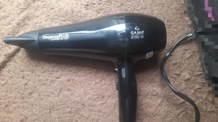 Estou vendendo este secador da Eleganza Plus W. perfeito estado, funcionando super bem, va